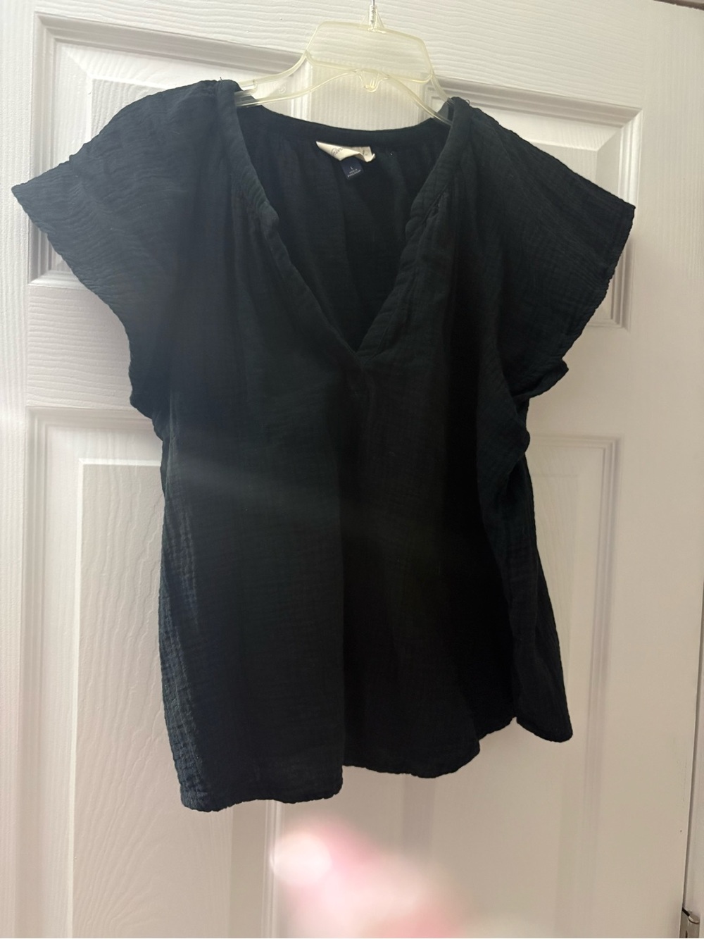 Universal Thread Black V-Neck Flutter Sleeve Top